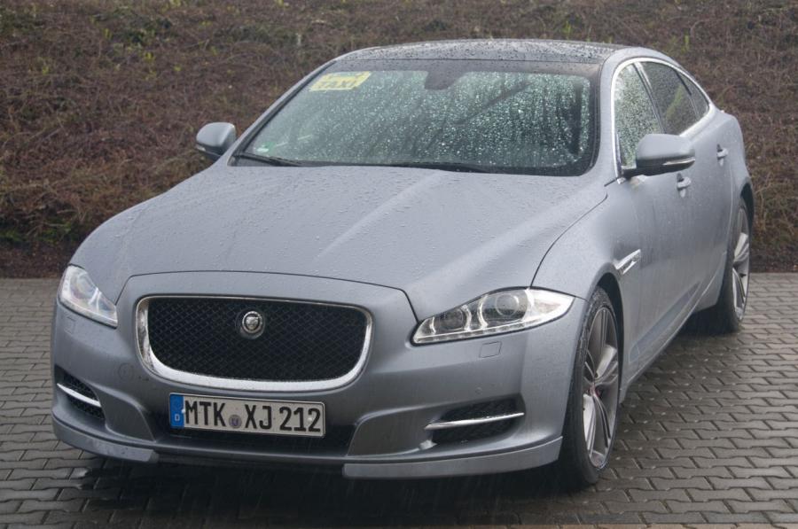  Jaguar XJ SuperSport Nurburgring Taxi 2012 года  (фото 9 из 51)